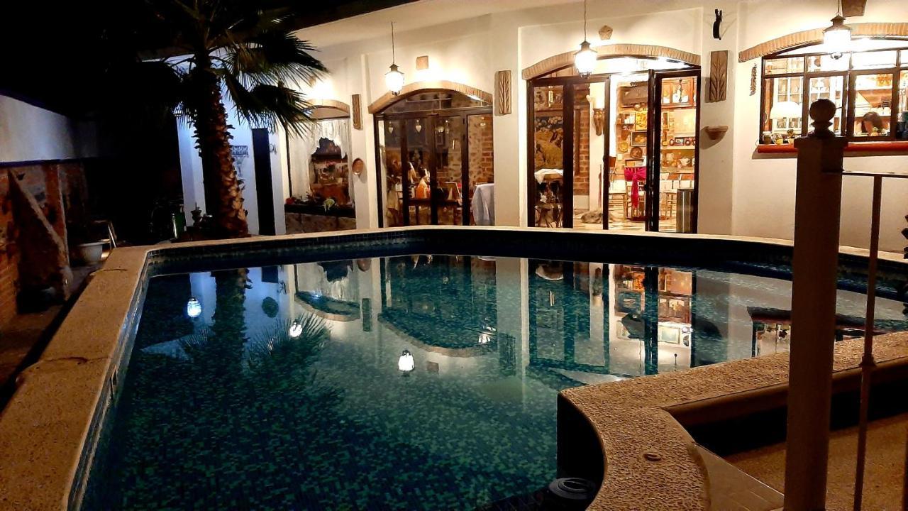 La Casona Azul Bed N Breakfast Santa Rosa de Jauregui ภายนอก รูปภาพ
