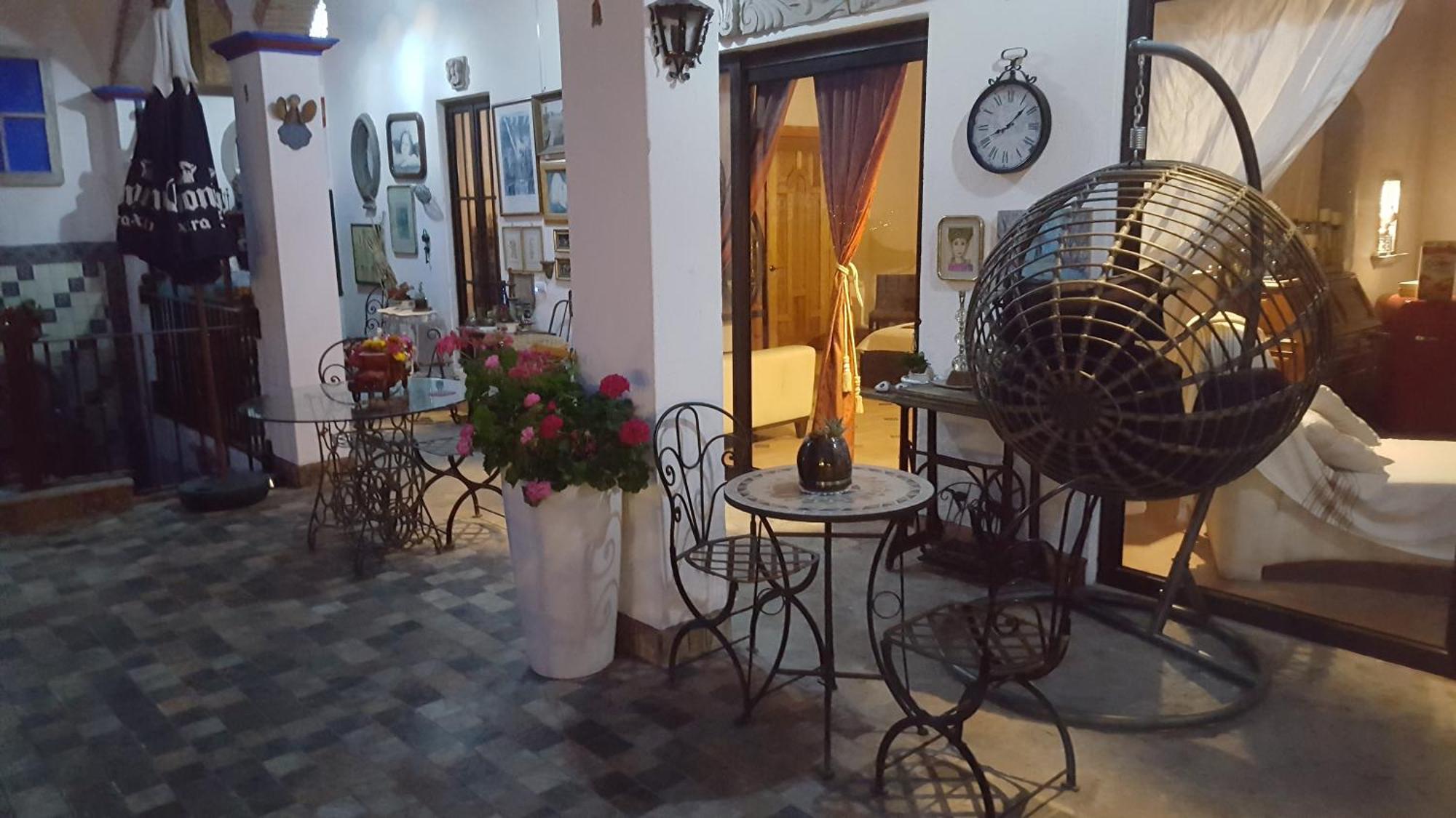 La Casona Azul Bed N Breakfast Santa Rosa de Jauregui ภายนอก รูปภาพ