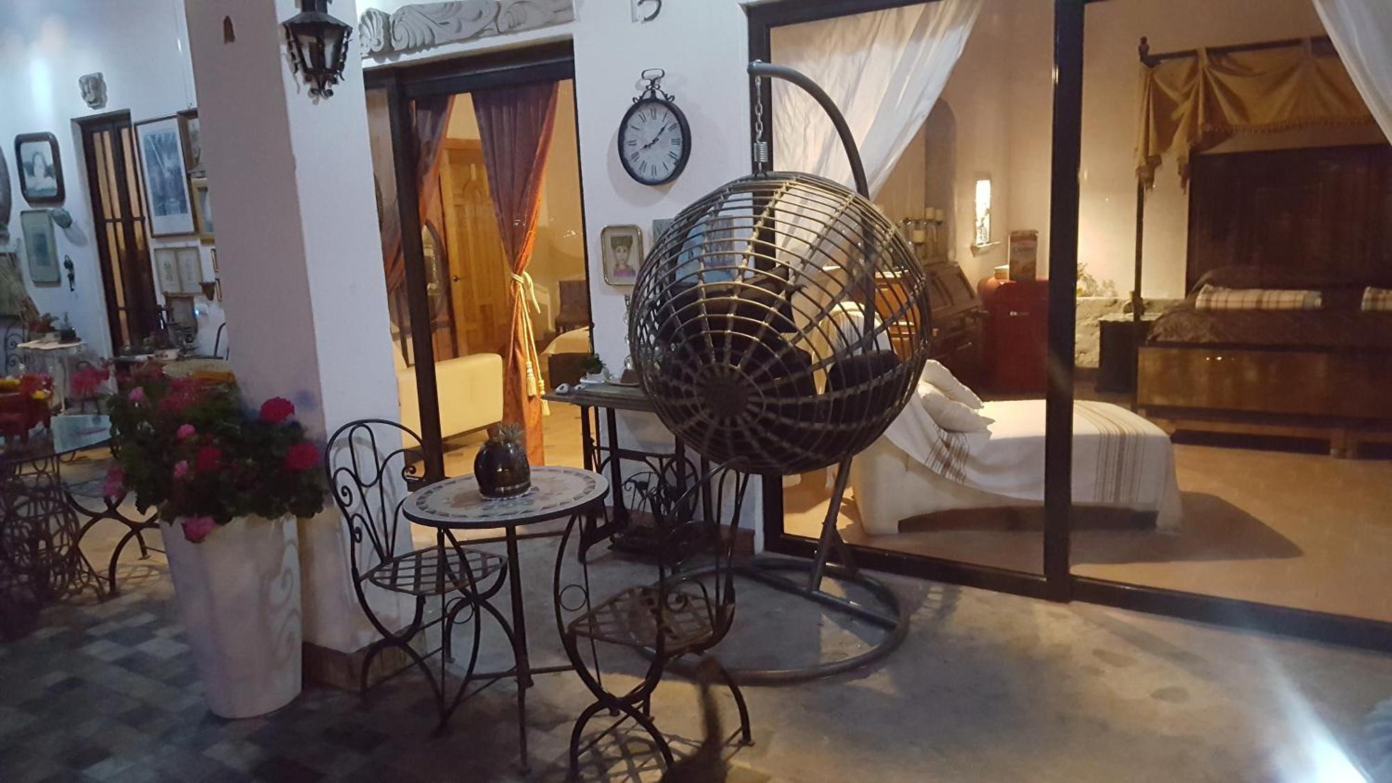 La Casona Azul Bed N Breakfast Santa Rosa de Jauregui ภายนอก รูปภาพ