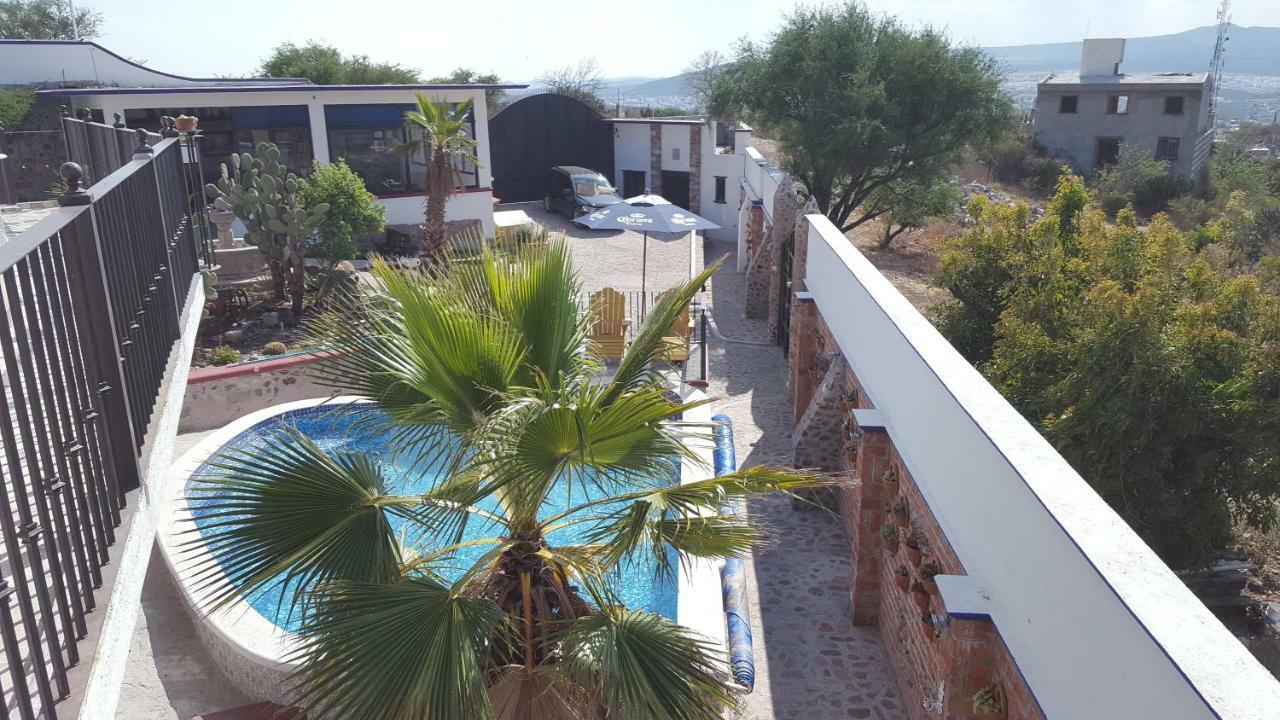 La Casona Azul Bed N Breakfast Santa Rosa de Jauregui ภายนอก รูปภาพ