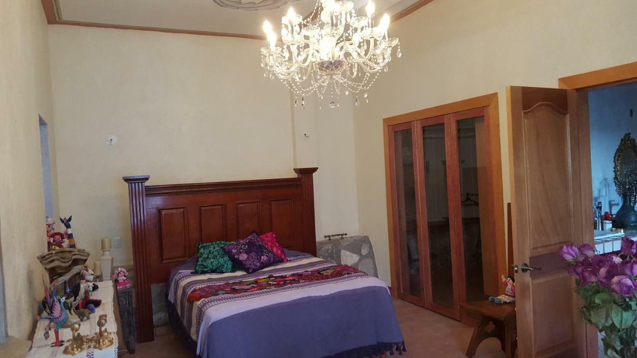 La Casona Azul Bed N Breakfast Santa Rosa de Jauregui ภายนอก รูปภาพ