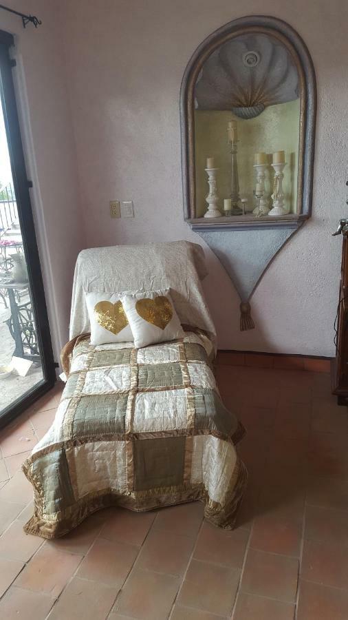 La Casona Azul Bed N Breakfast Santa Rosa de Jauregui ภายนอก รูปภาพ