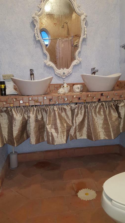 La Casona Azul Bed N Breakfast Santa Rosa de Jauregui ภายนอก รูปภาพ