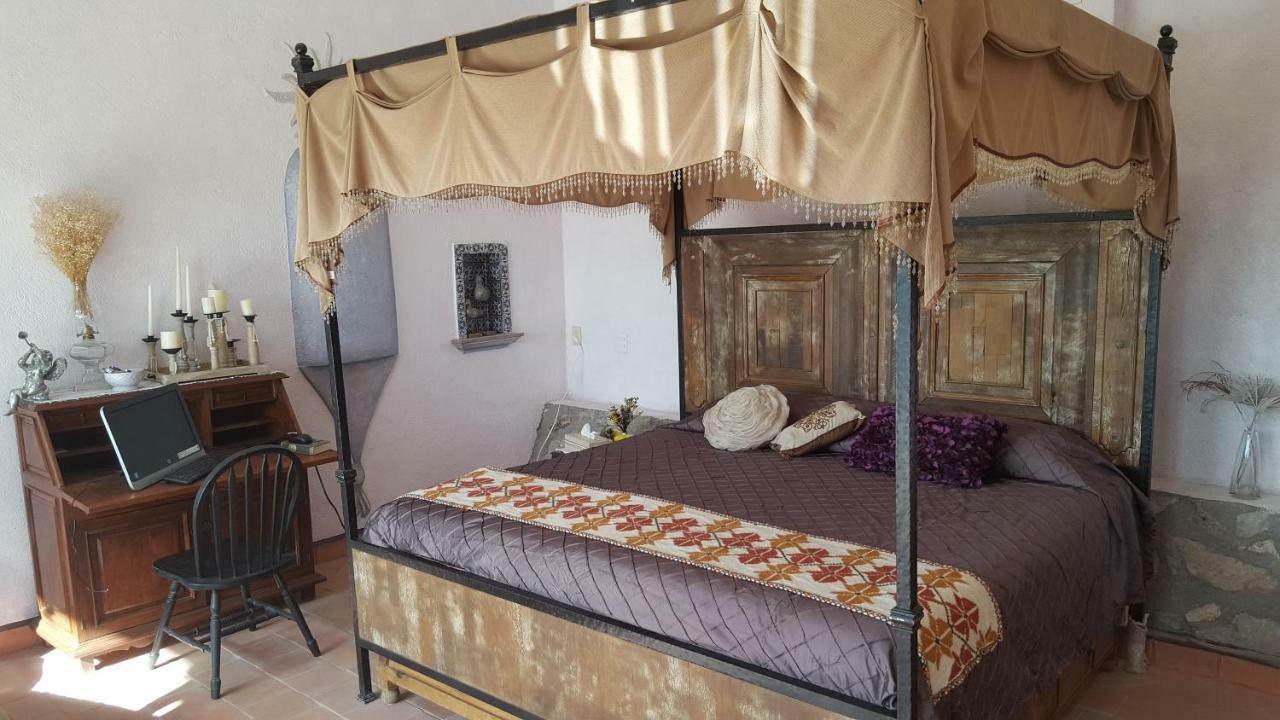 La Casona Azul Bed N Breakfast Santa Rosa de Jauregui ภายนอก รูปภาพ