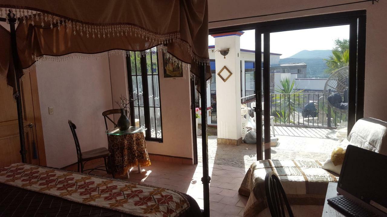 La Casona Azul Bed N Breakfast Santa Rosa de Jauregui ภายนอก รูปภาพ