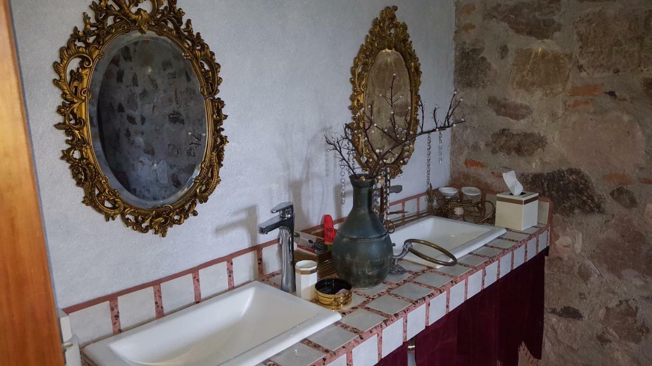 La Casona Azul Bed N Breakfast Santa Rosa de Jauregui ภายนอก รูปภาพ