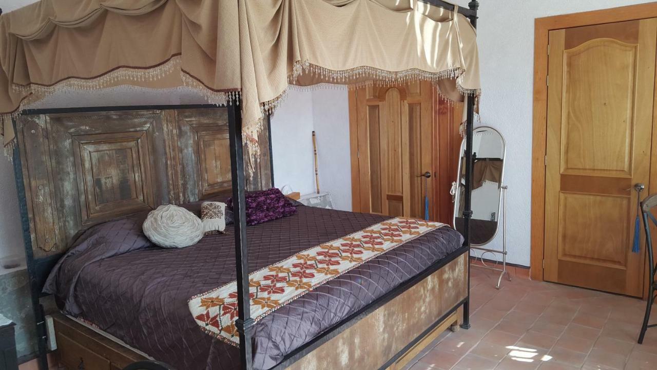 La Casona Azul Bed N Breakfast Santa Rosa de Jauregui ภายนอก รูปภาพ