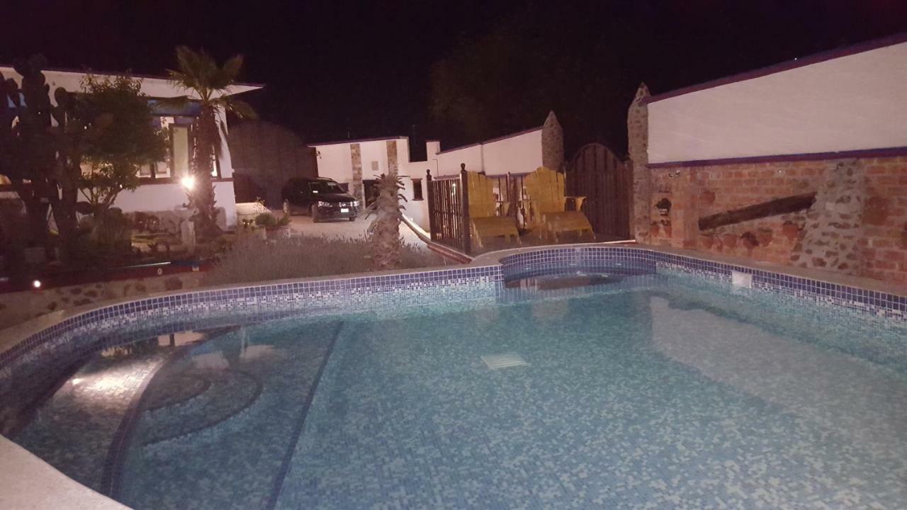 La Casona Azul Bed N Breakfast Santa Rosa de Jauregui ภายนอก รูปภาพ