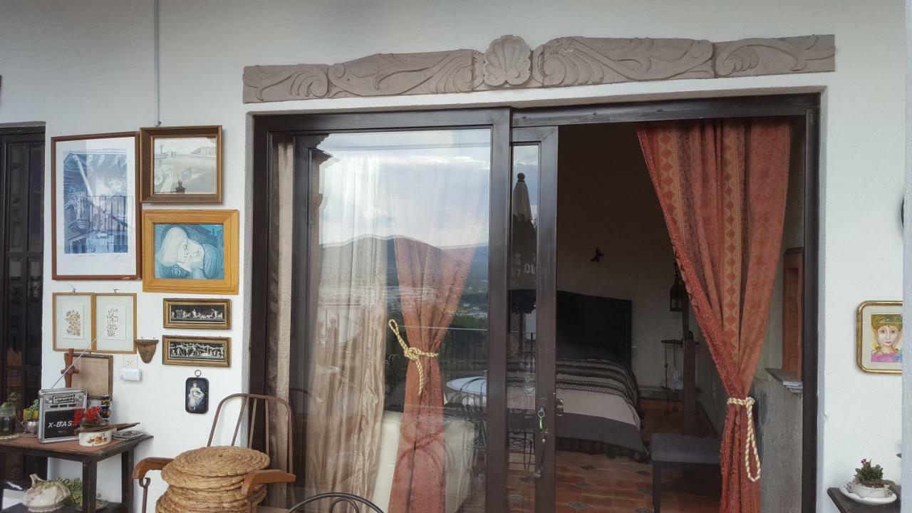 La Casona Azul Bed N Breakfast Santa Rosa de Jauregui ภายนอก รูปภาพ