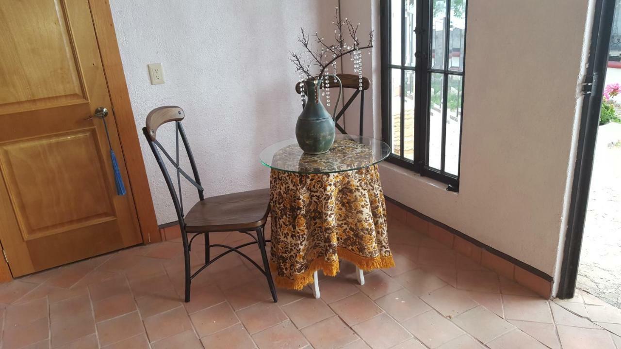 La Casona Azul Bed N Breakfast Santa Rosa de Jauregui ภายนอก รูปภาพ