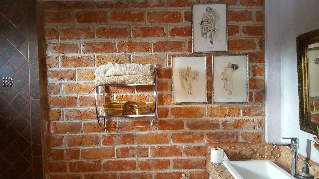 La Casona Azul Bed N Breakfast Santa Rosa de Jauregui ภายนอก รูปภาพ